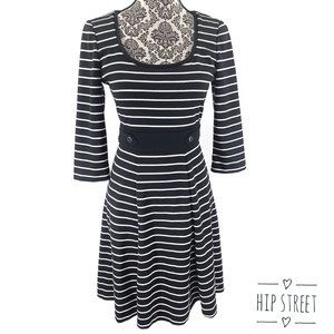 WHITE HOUSE BLACK MARKET Scoop Neck Nautical Look Stripe Fit & Flare Dress 6